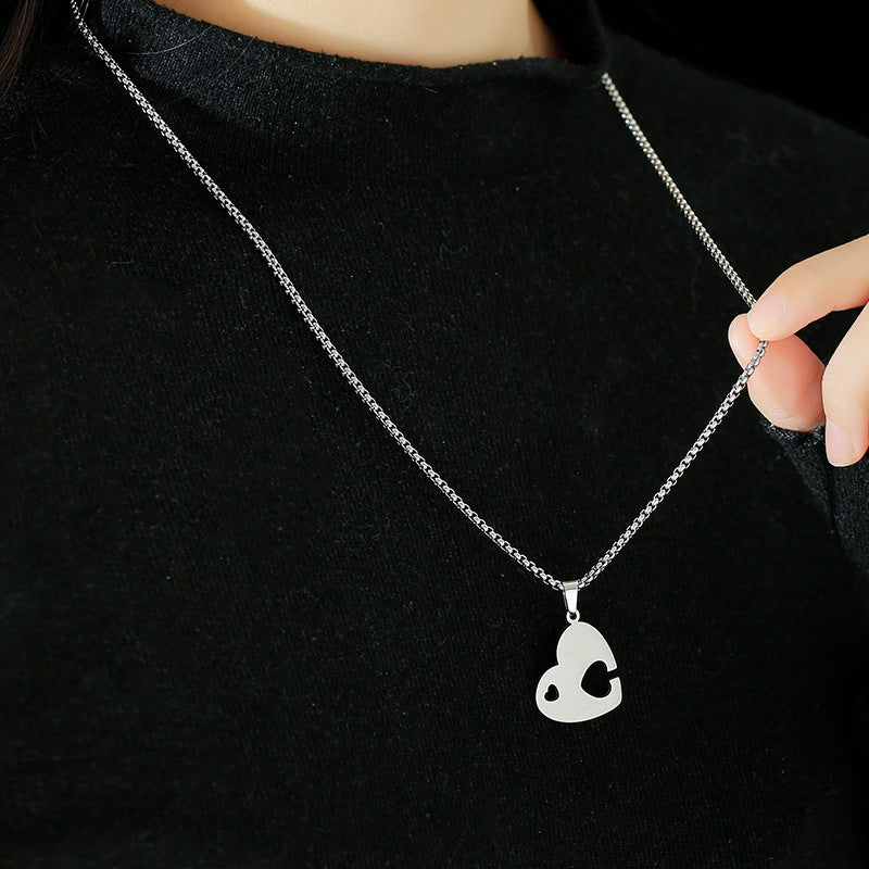 Wholesale One Arrow Through The Heart Love Stitching Fashion Niche Design Can Be Engraved Couple Necklaces